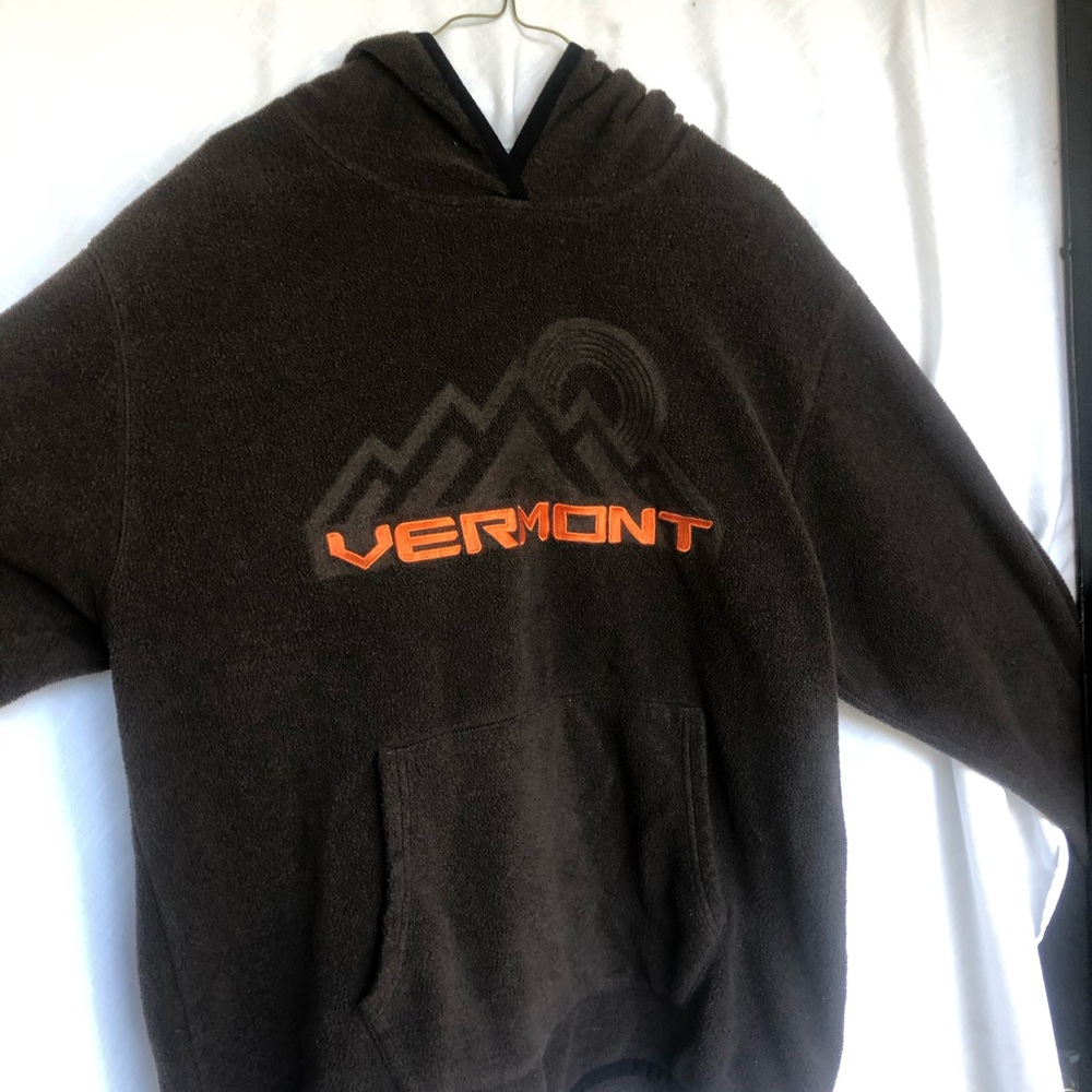 Vermont Hoodie Pull Over. Brown Large